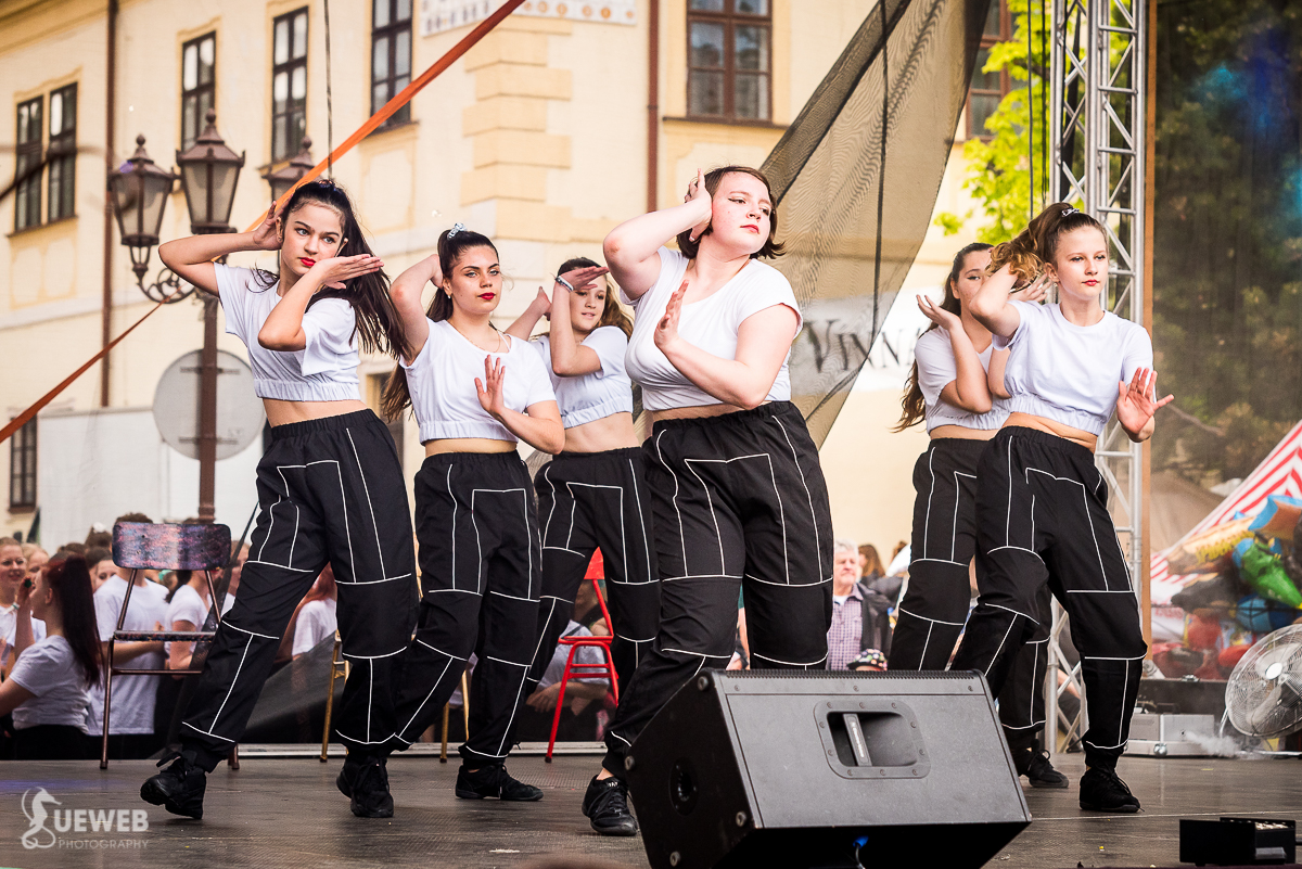  Svätojurské hody, vystúpenie „Po schodoch“ - foto: Sue Nagyova